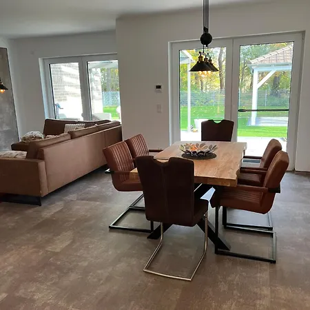 Am Nationalpark 8a *